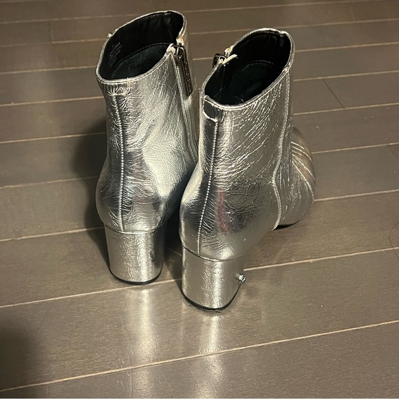 Kurt Geiger Silver Burlington Pointed Toe Ankle Boots 39 / 8.5 Women - Picture 3 of 5